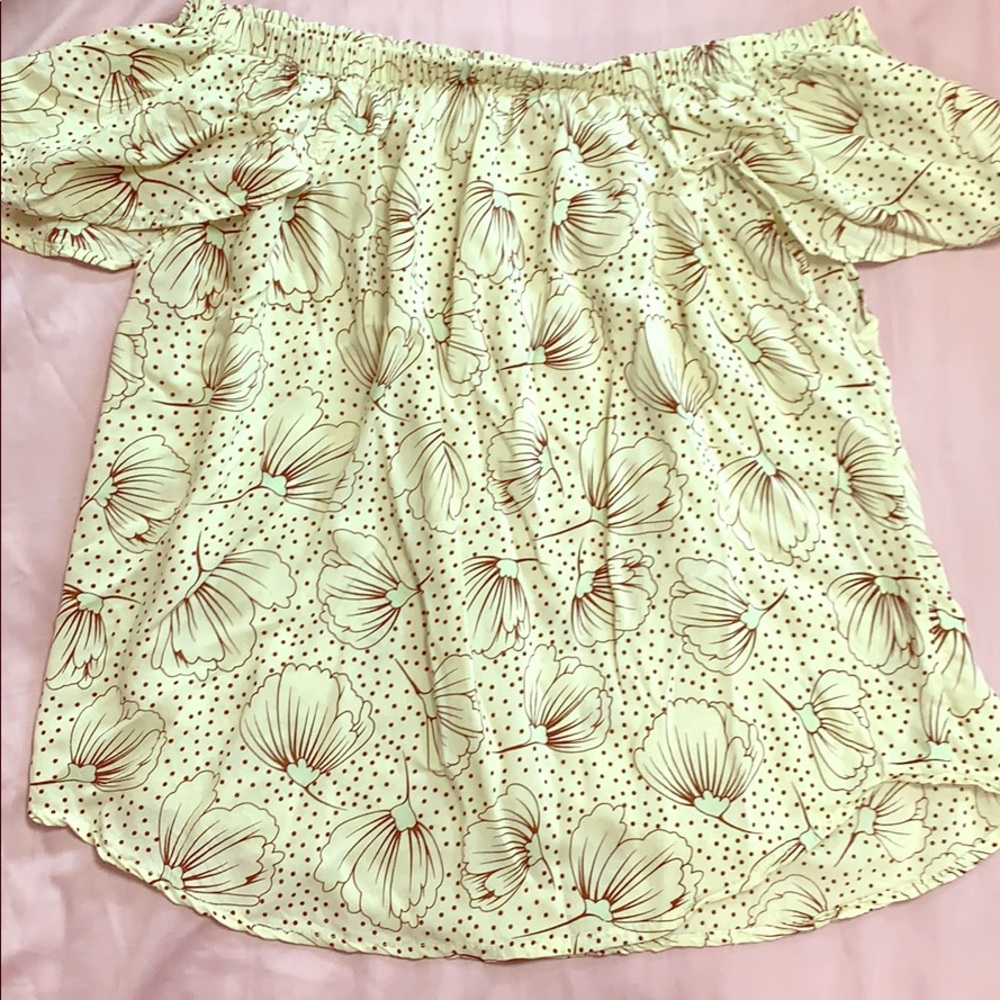 Ava Sky off the shoulder top Size M